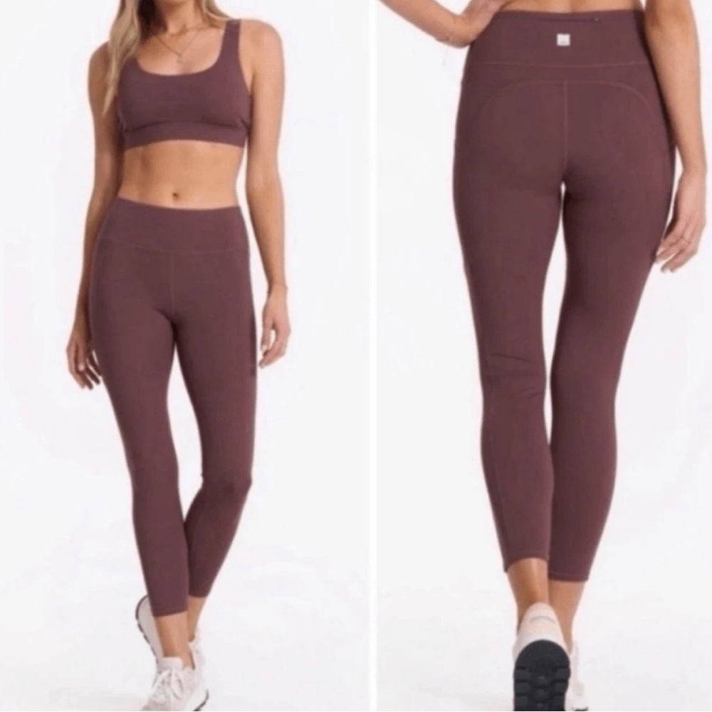 Vuori Stride Leggings in Chestnut EUC